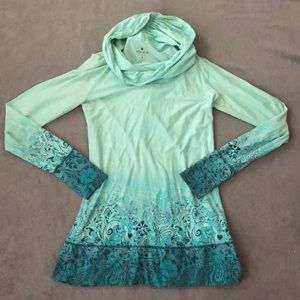 Athleta Blue Long Sleeve Graphic Shirt Small